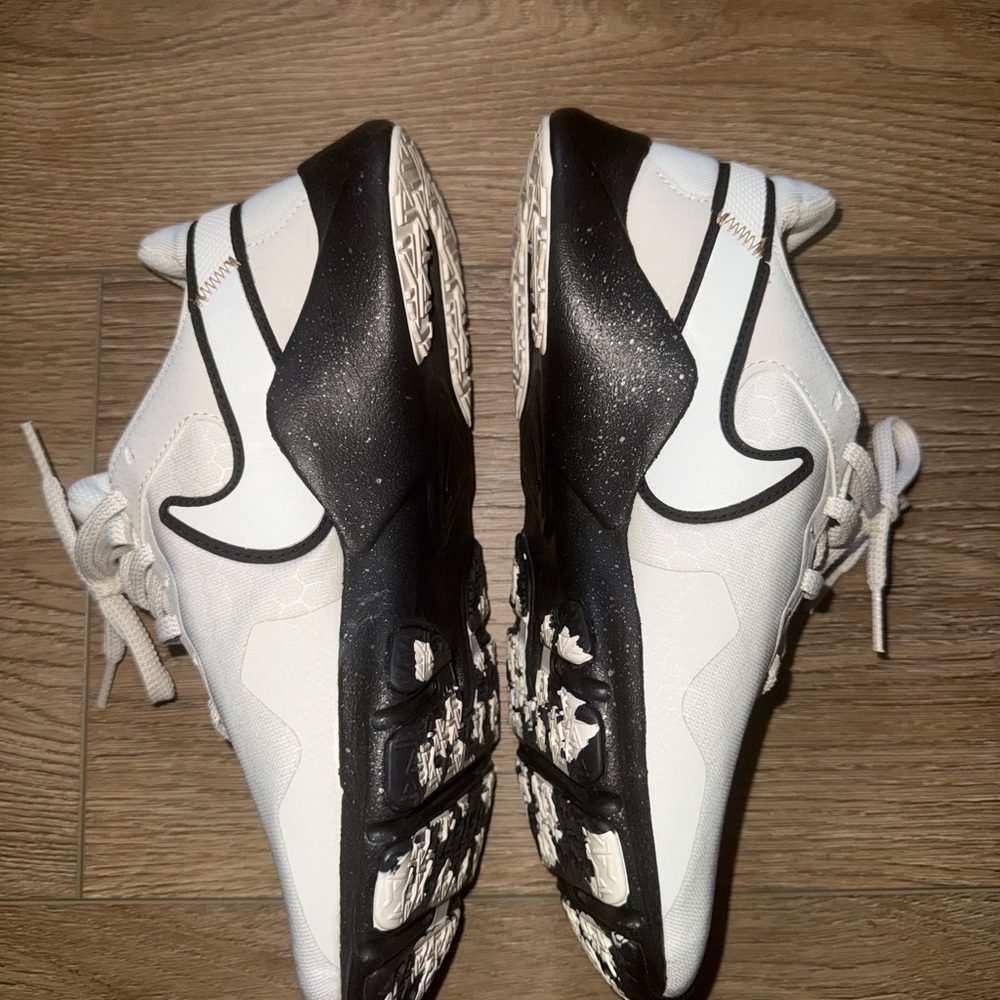 Nike Legend Essential 2 PRM White and Black Sneakers - Picture 3 of 4